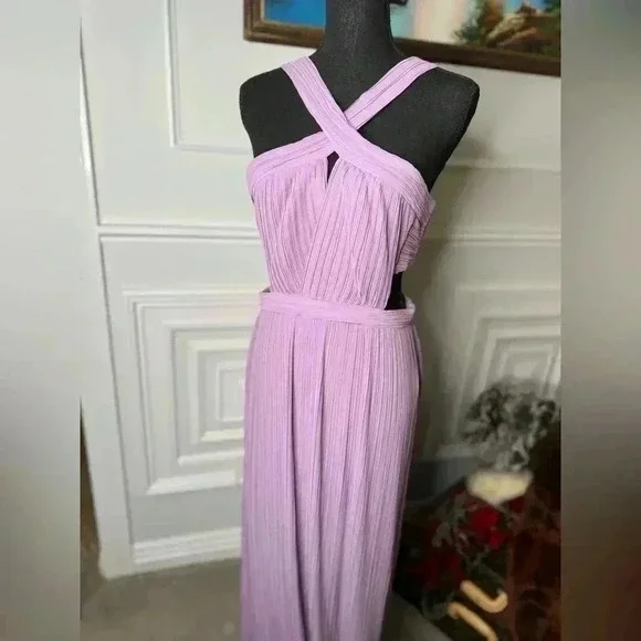 BNWT Crisscross Cut-Out pleated and lined long Gown - Picture 8 of 17